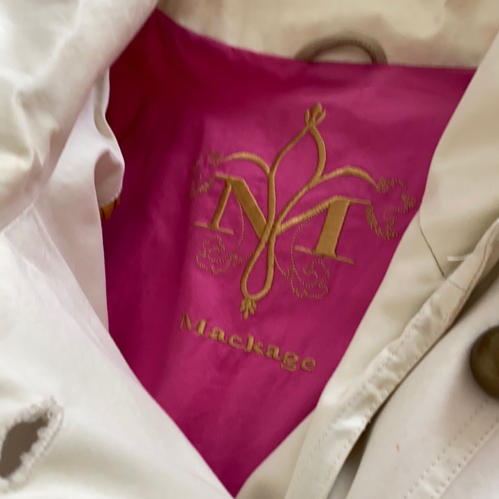 Mackage trench